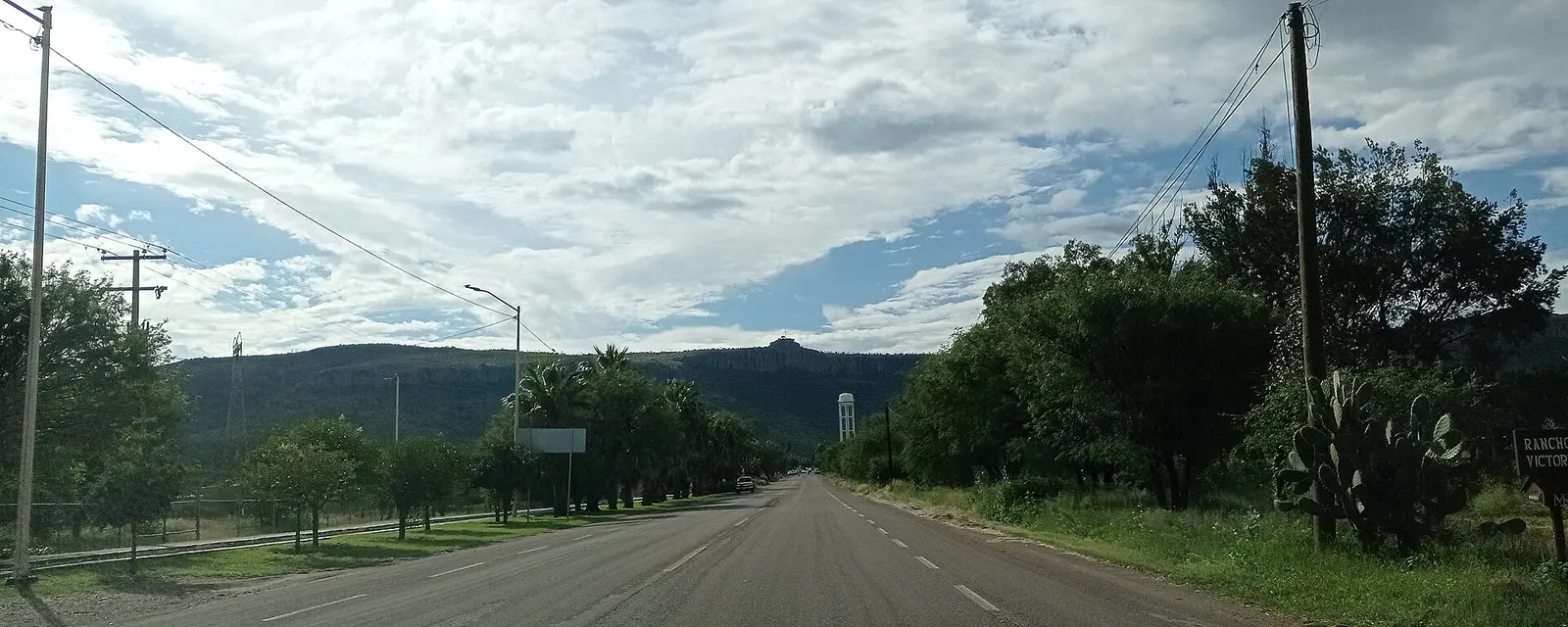 Vista panorámica de Pabellón de Hidalgo entre los cerros de Aguascalientes