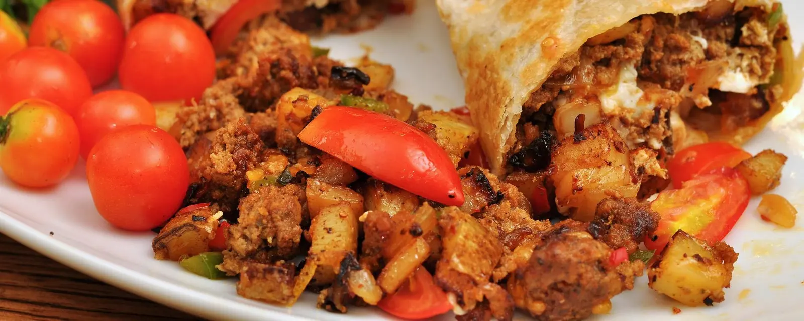 Burritos norteños de tortilla de harina recién hechos y dorados