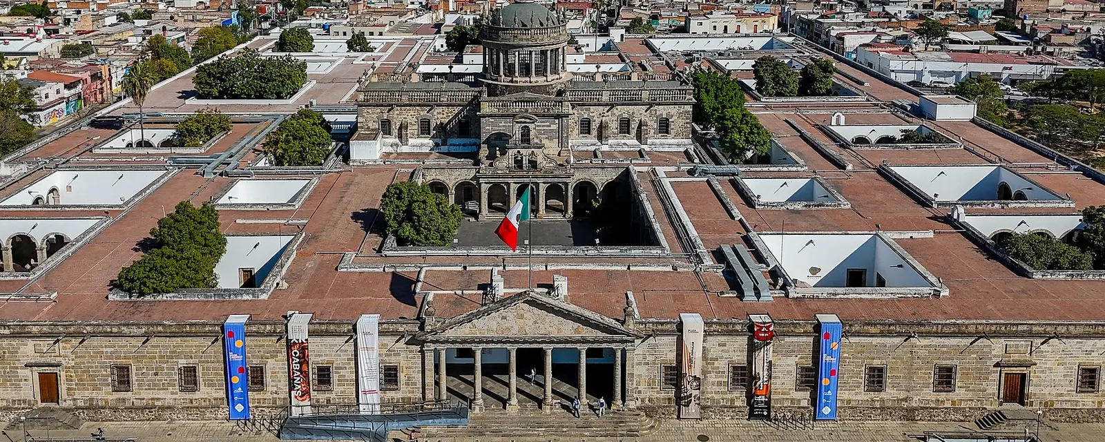 Patio del Hospicio Cabañas de Guadalajara, sede de los murales de Orozco